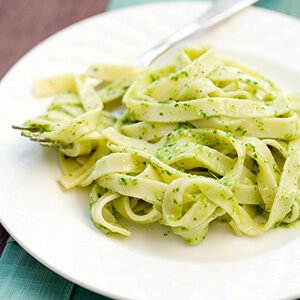 Fettuccine Al Pesto (V)